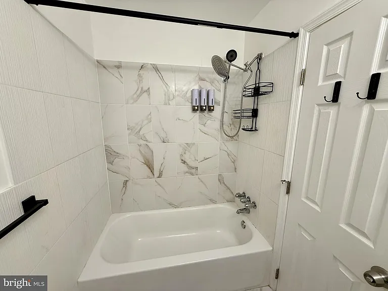 10838 Lockart Ct — Photo 10