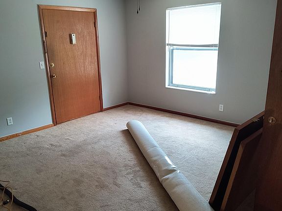 3rd image of 101 Joyce Ave APT 2F