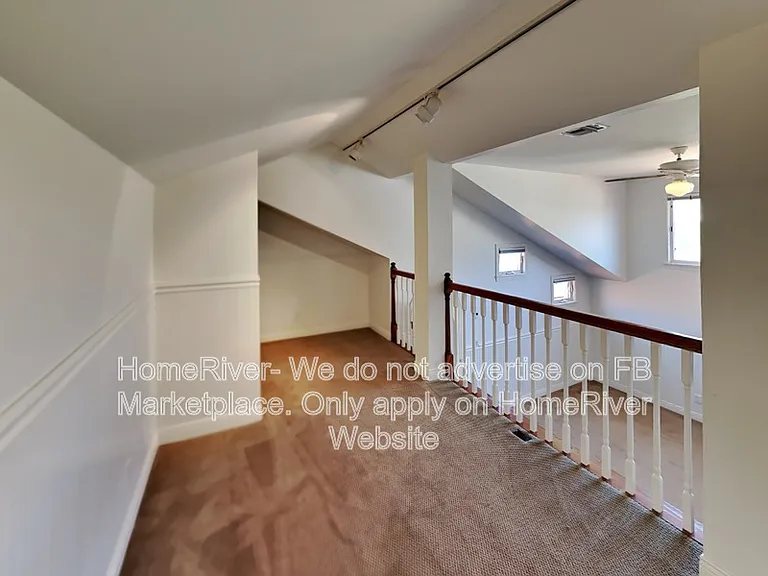 2220 Cannes Sq — Photo 19