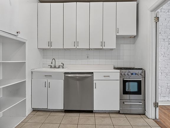 4th image of 969 1st Ave APT 4S