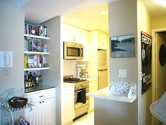 Sold by Barshay Brokerage | media 18