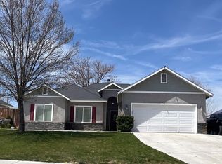 907 Mulberry St, Tehachapi, CA 93561