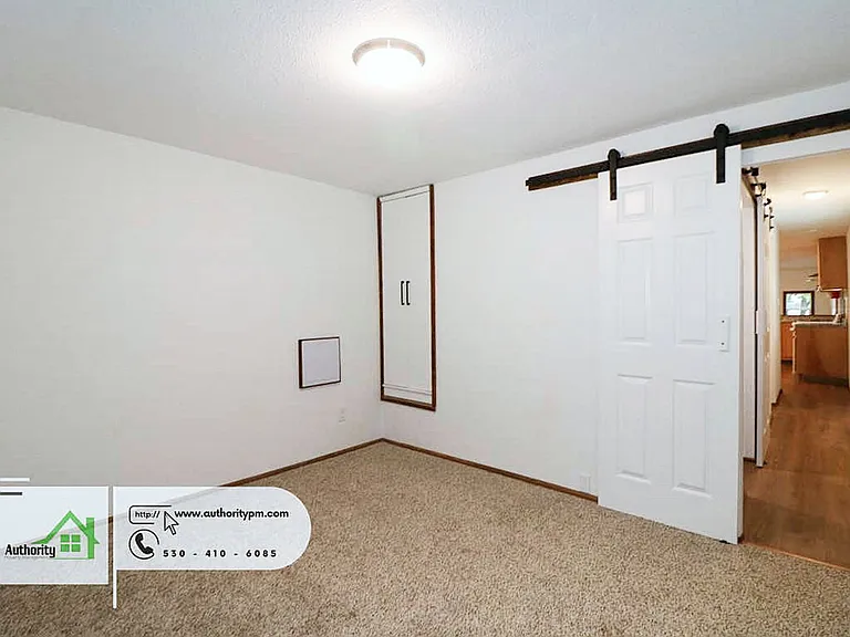 4083 Notre Dame Ave — Photo 21