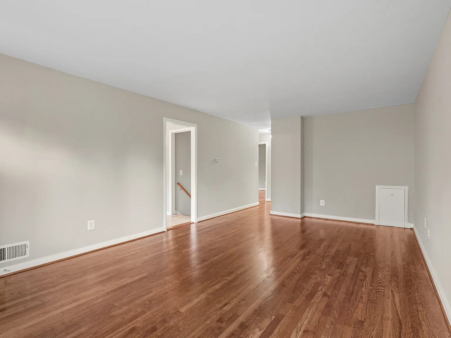 3 bed, 988 sqft, $4,000 — Photo 4