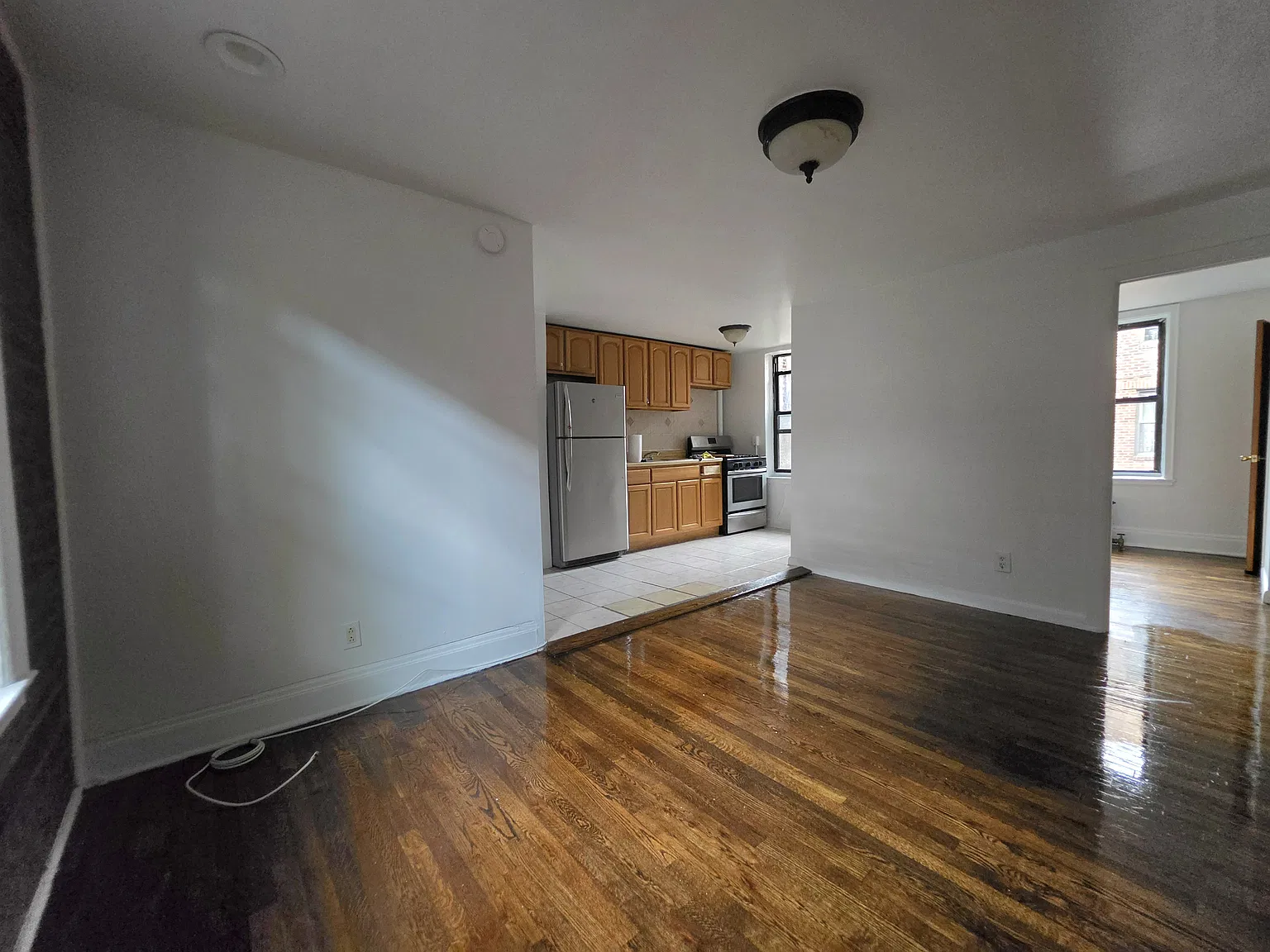 725 4th Ave — Photo 1