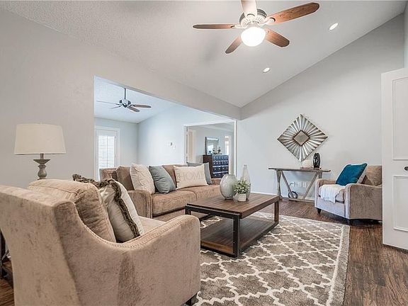 2nd image of 6925 La Manga Dr