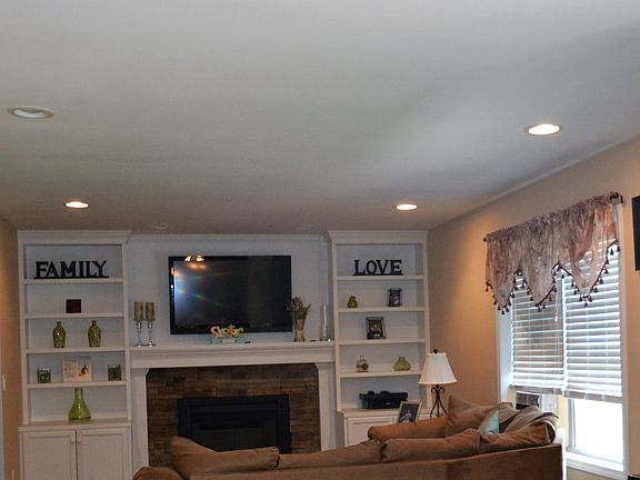 5th image of 530 Grand View Dr