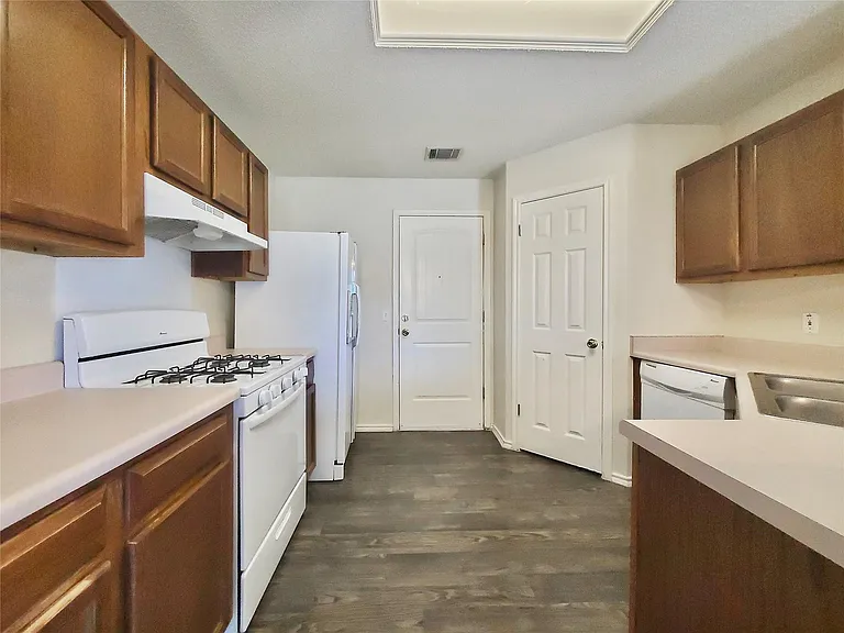 16715 Tomcat Dr — Photo 8