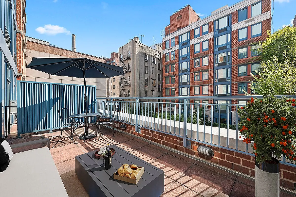 404 E 76th St APT 2N photo 1