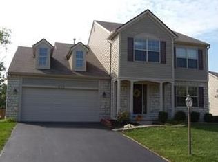 226 Bluff Ridge Dr, Pataskala, OH 43062