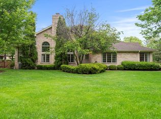 16 Pine Needles Dr, Lemont, IL 60439