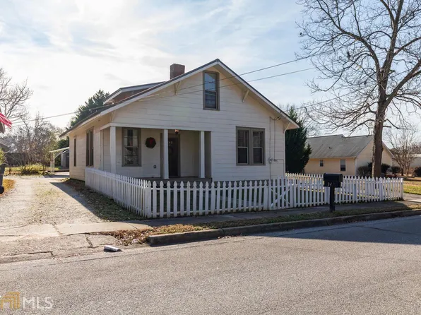 342 Hickory St SW, Social Circle, GA 30025