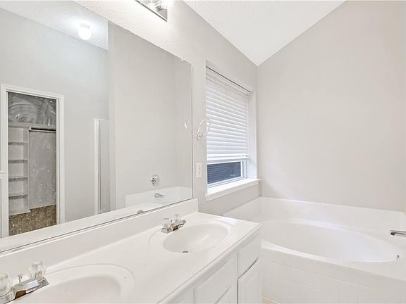 5th image of 317 Stormydale Ln