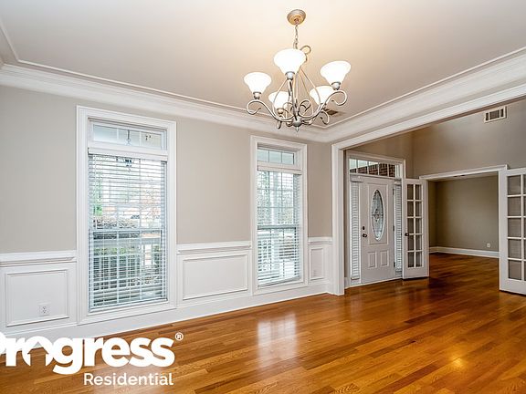 5th image of 713 Ashley Wilkes Way