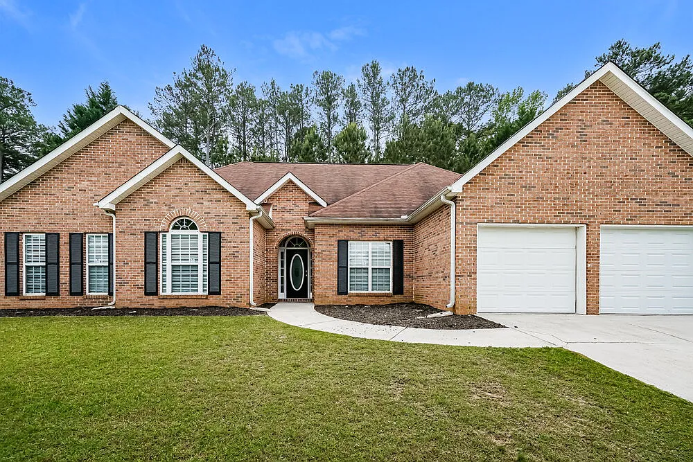 4 bed, 2.0 bath, 2151 sqft, $3,080 — Photo 1