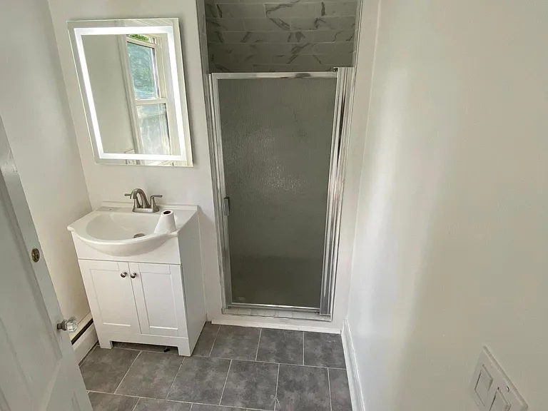 256 Douglas Ave #3 — Photo 6