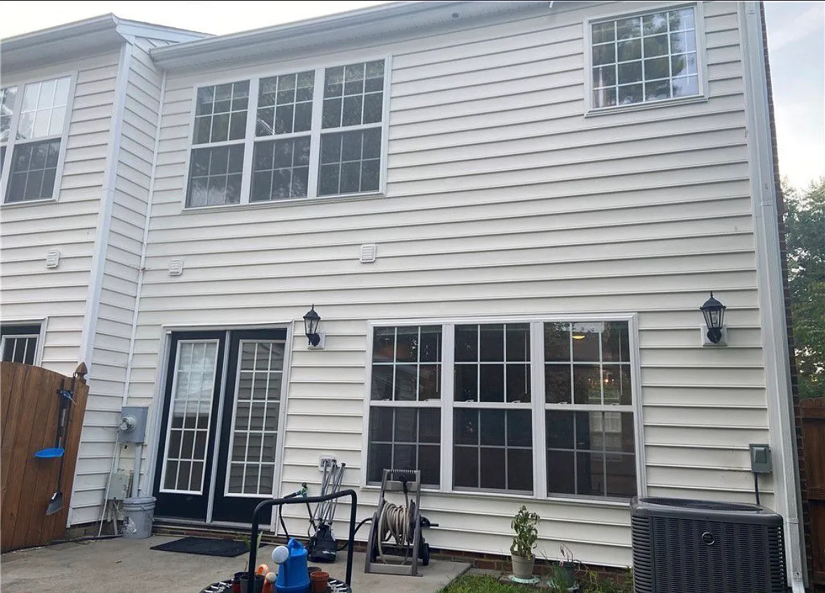 3 bed, 2.5 bath, 1860 sqft, $2,550 — Photo 3