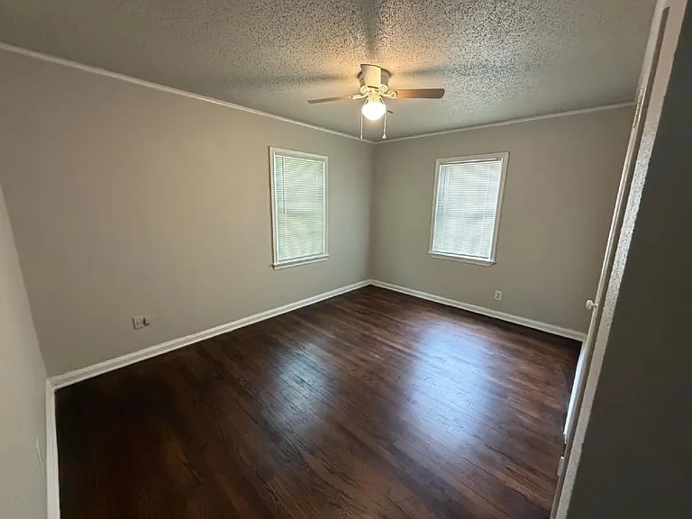111 N Richmond Ave — Photo 9