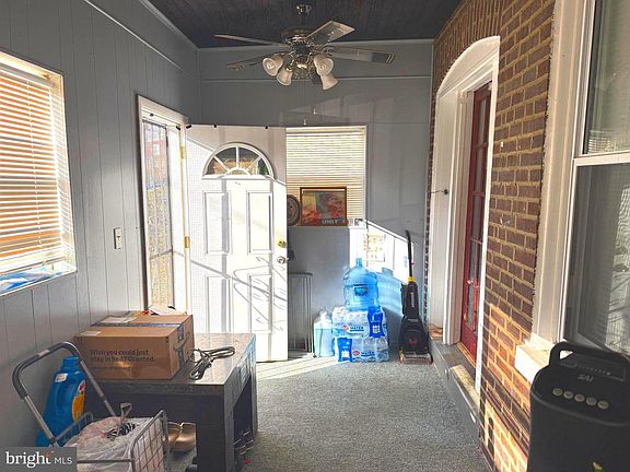 4th image of 609 W 28th St