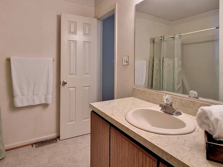 5409 Horan Ct — Photo 15