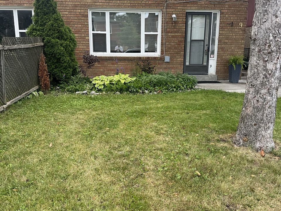 1st image of 9 Rockwood Dr