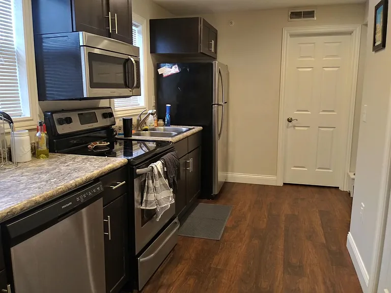335 S College Ave — Photo 12