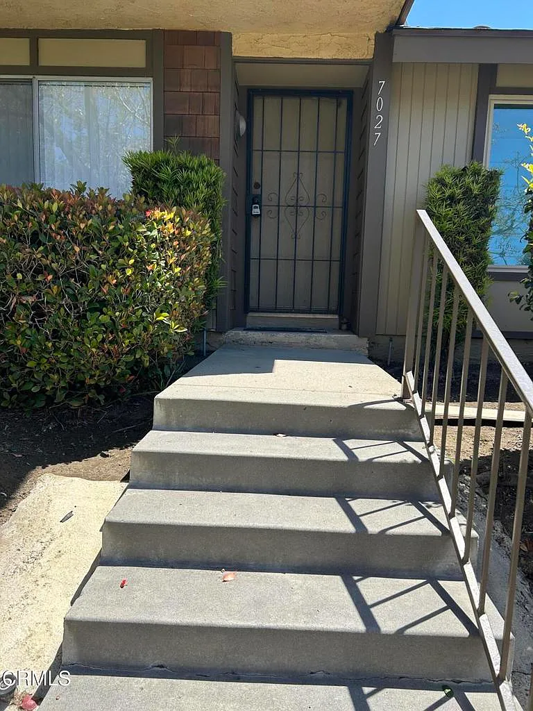 3 bed, 2.5 bath, 1259 sqft, $3,250 — Photo 1
