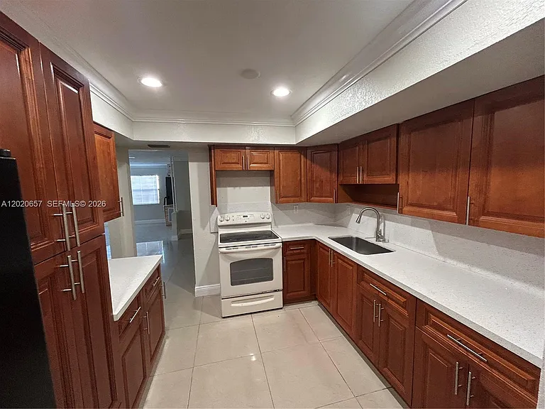 6701 SW 7th Pl — Photo 1