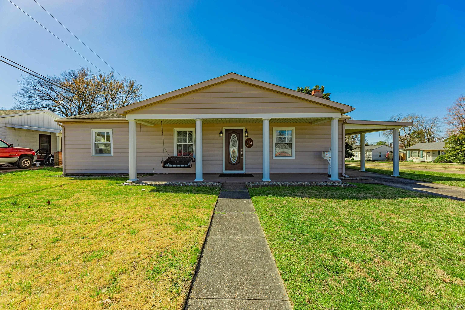 512 N Park Dr photo 1