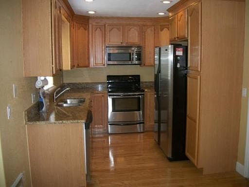3rd image of 2327 Myrna St