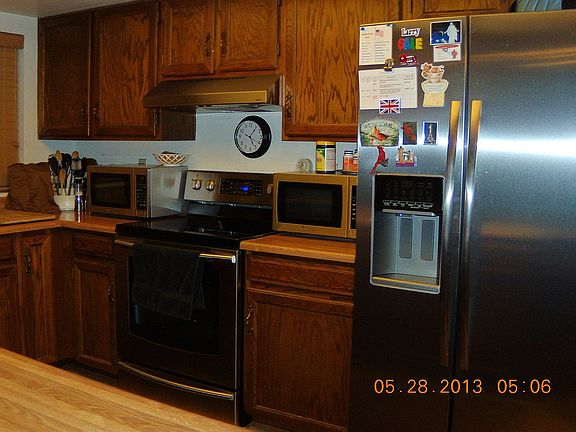 3rd image of 902 W Cheyenne Dr