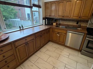 14951 258th St, Rosedale, NY 11422