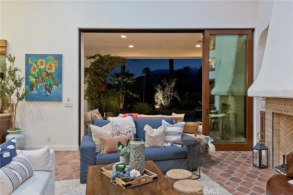 3 bed, 3.5 bath, 4061 sqft, $5,999 — Photo 4