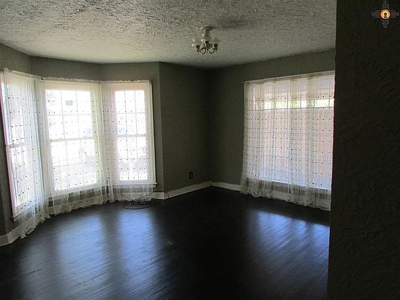 3rd image of 1315 Gidding St