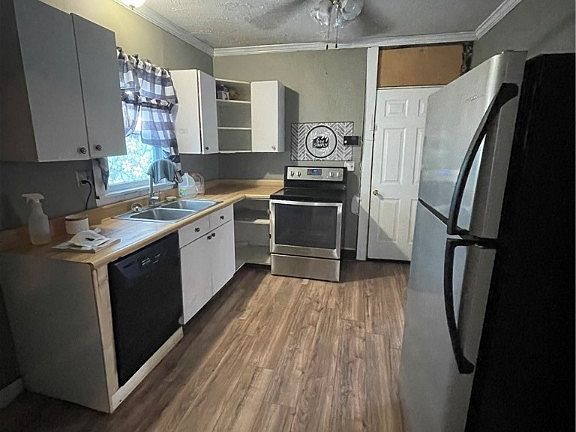 3rd image of 517 Echo Ave
