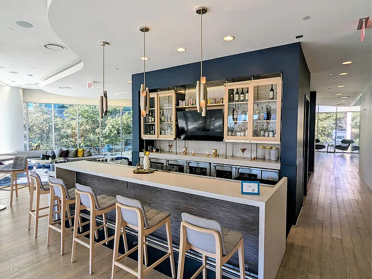 Cirque Residences — Photo 14