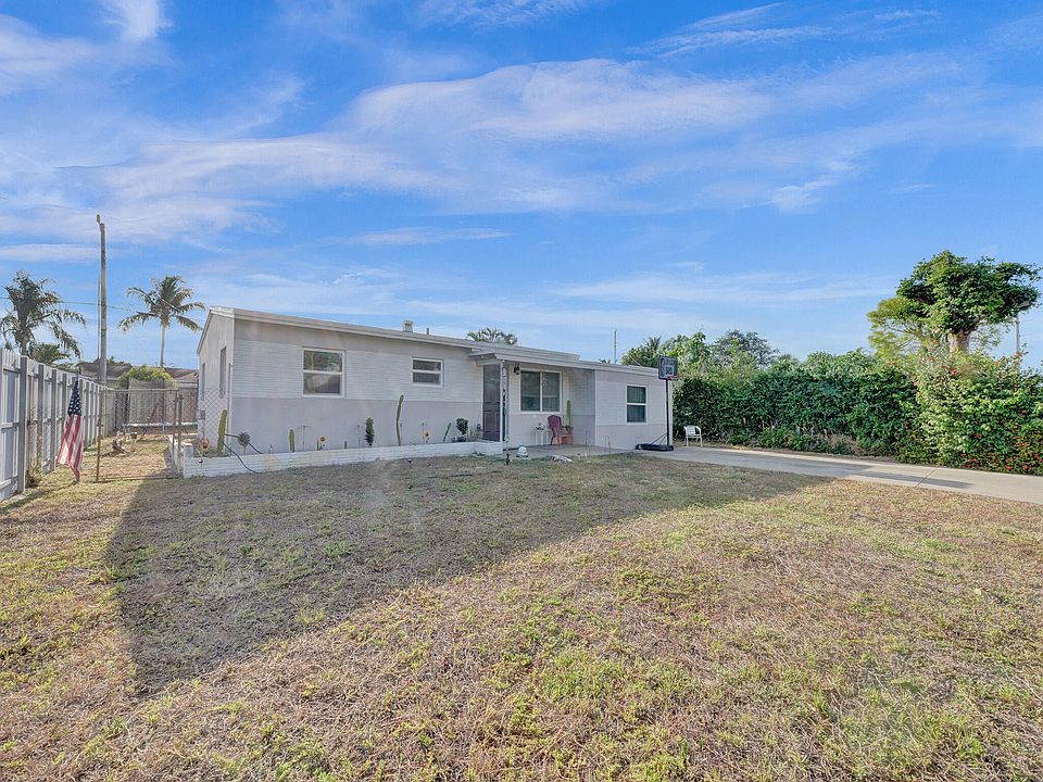 1st image of 2733 NE 12 Avenue