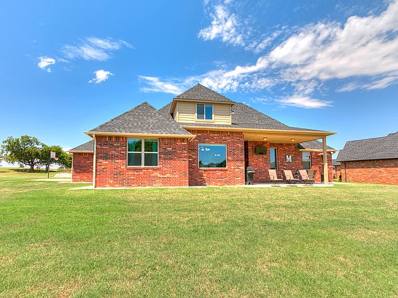 Sidewalk from drive to back 