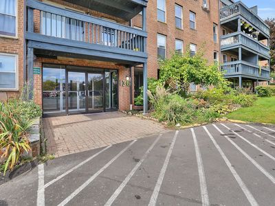 136 Kane St APT B10, West Hartford, CT, 06119