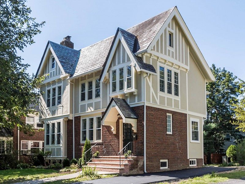 1st image of 184 Montague Pl