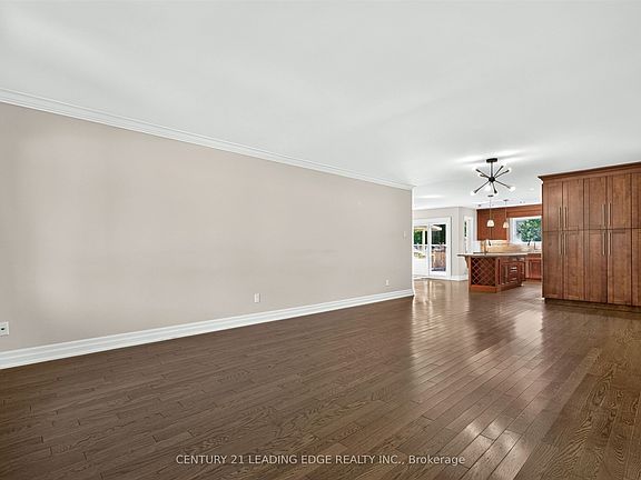 3rd image of 1130 Halliday Ave