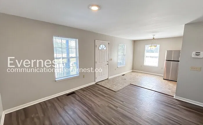 4 bed, 2.0 bath, 1152 sqft, $1,599 — Photo 4