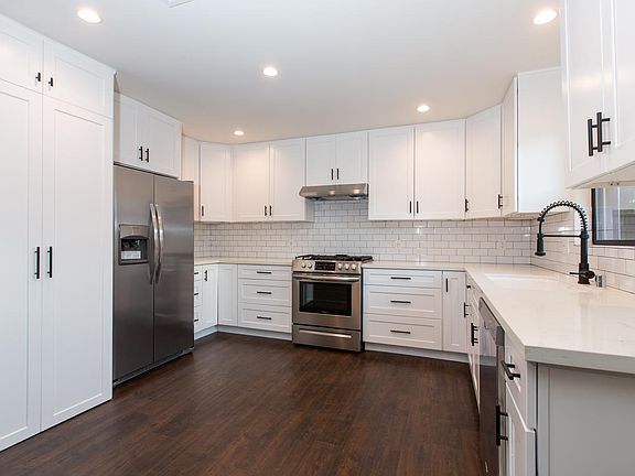 2nd image of 2771 Newell St #B