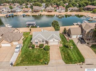 7904 Kona Cir, Papillion, NE 68046