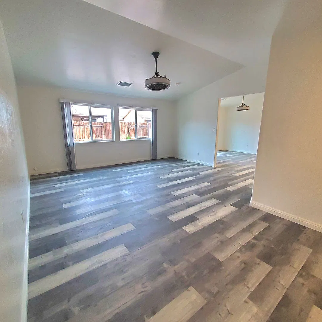 3 bedroom home — Photo 3