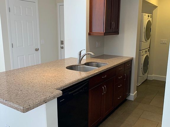 4th image of 2035 S Elm St Unit 209