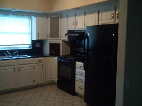3rd image of 2525 Juniper Pl