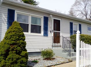 110 Treetop Ave, Springfield, MA 01118