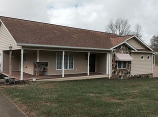 669 Valley Dr, Blountville, TN 37617