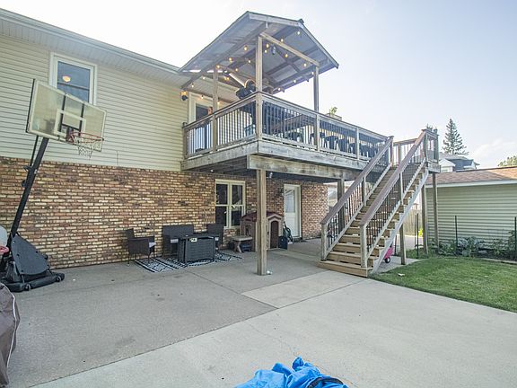 3rd image of 303 S Davis St